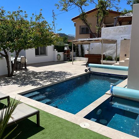 Lux Spa 2 Barcelona Vallirana Exteriör bild